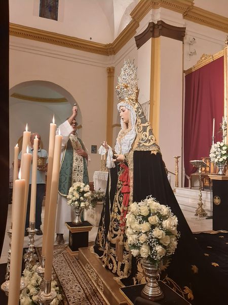 Bendición de la nueva corona de María Santísima de la Soledad