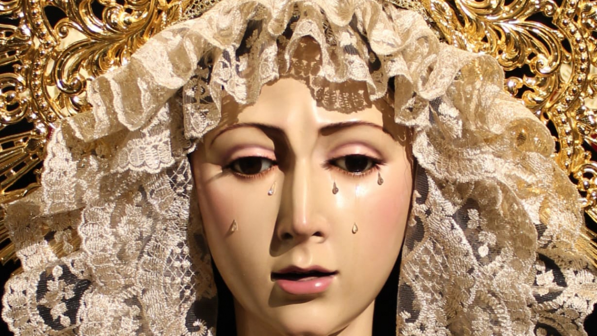 María Santísima de la Soledad, amanece en su Altar de Cultos